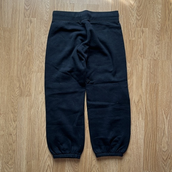 Urban Heritage Cropped Sweatpants - Set of 2 (Grey and Black) - Picture 5 of 9